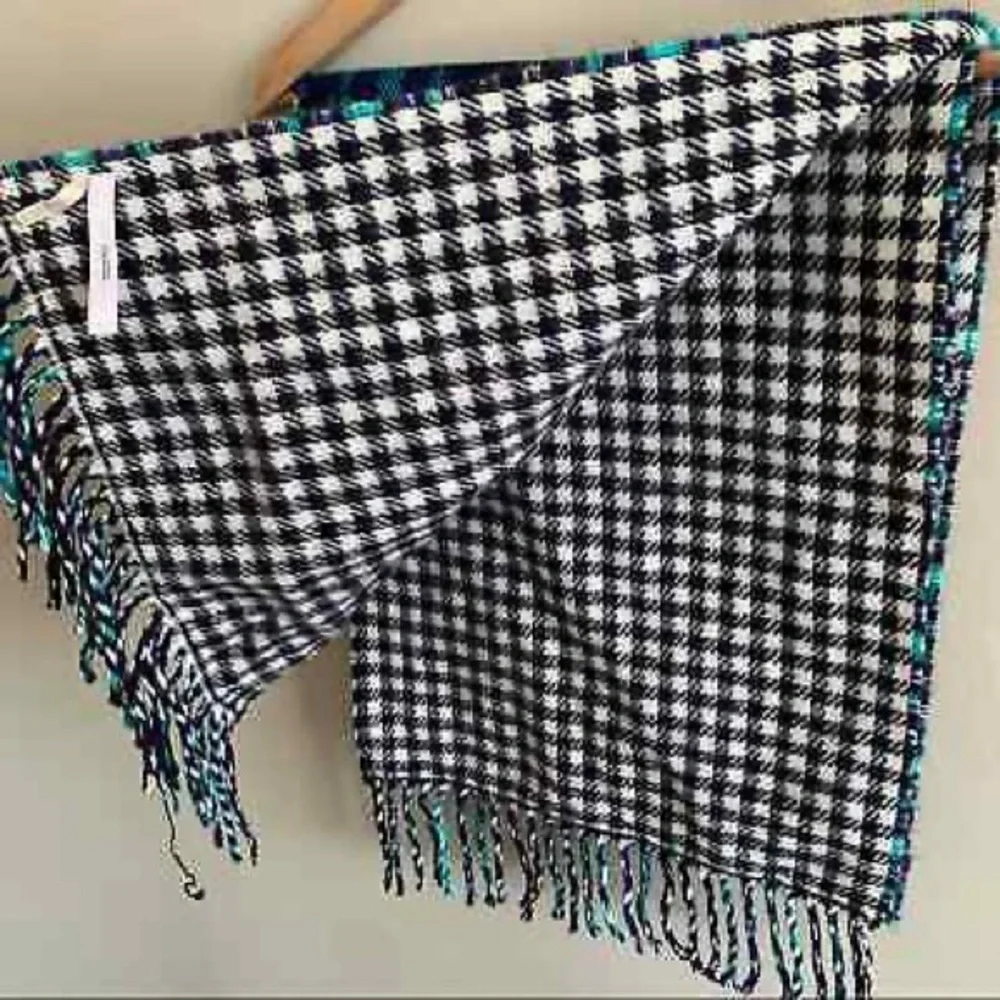 Talbots • plaid reversible soft scarf